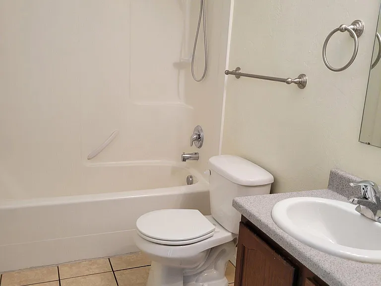 47 Rockefeller Dr — Photo 3