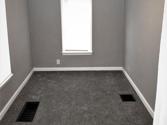 2nd image of 1601 W Oakland Ave #1601
