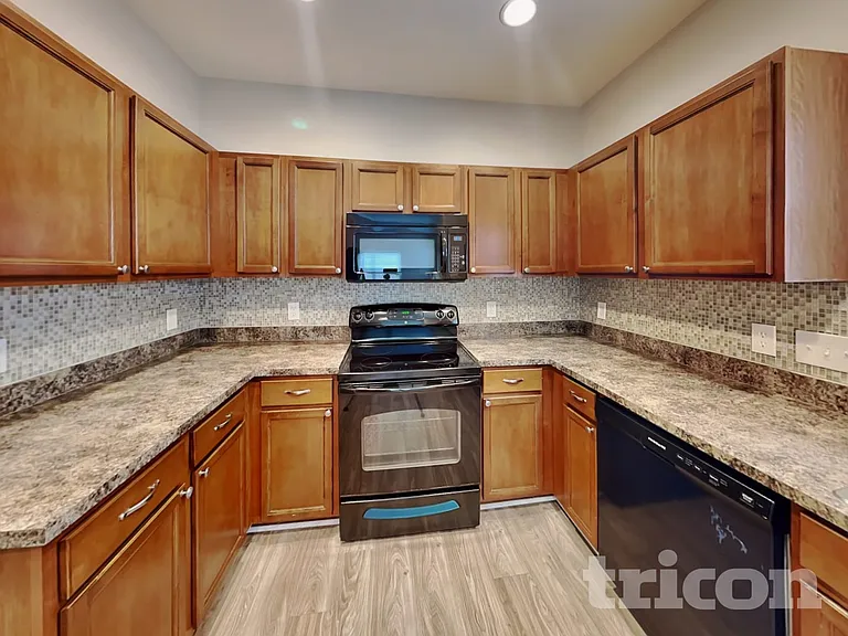 1028 Mountain Laurel Ct — Photo 4