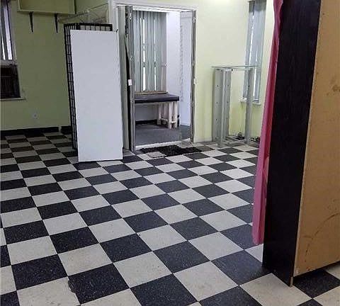 4th image of 6918 Roosevelt Ave