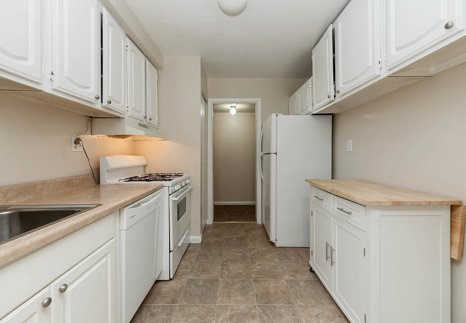 2 bed, 1.0 bath, 992 sqft, $1,600 — Photo 4