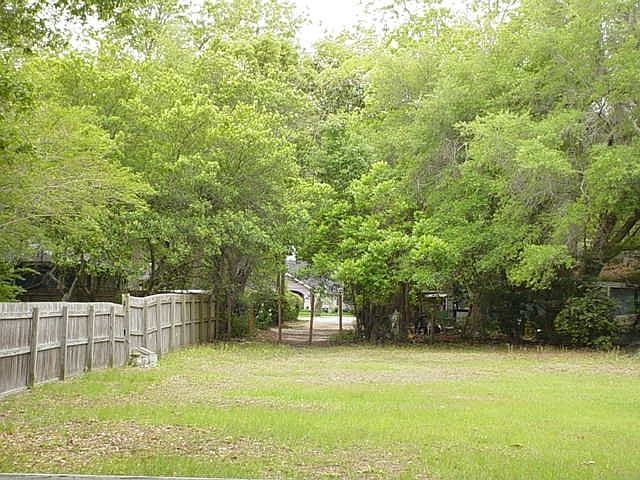 1st image of 642 Cummings Ln