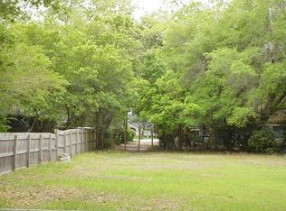 642 Cummings Ln, Saint Simons Island, GA 31522