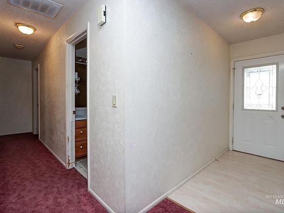 3rd image of 1302 SW 12th St