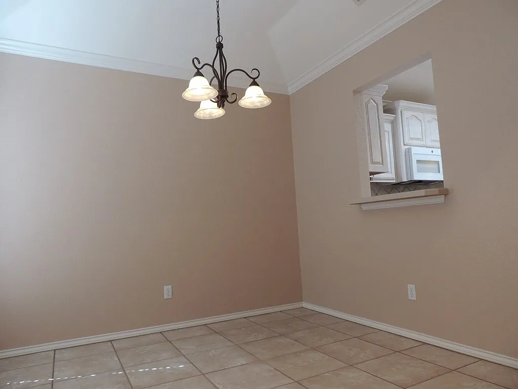 Building Photo - 2913 Sunburst Dr