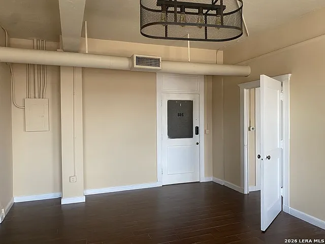 601 N Alamo St #203 — Photo 12