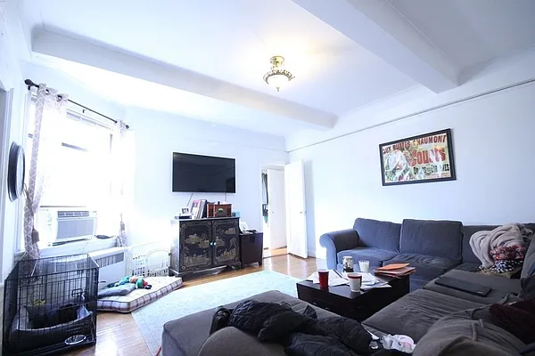 Rented by Dynamik Realty | media 11