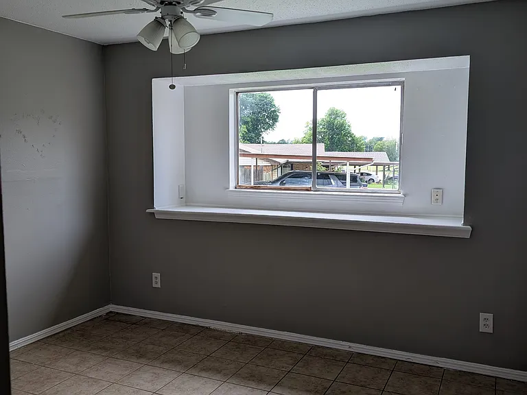 3416 Eastwood Cir — Photo 7