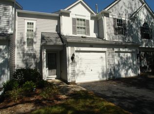 221 Port Royal Cir #221, Aurora, IL 60504