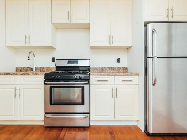 263 Evergreen Avenue image 1 of 12