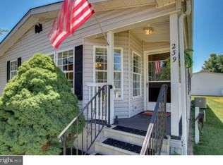 239 Horseshoe Dr, Garnet Valley, PA 19060