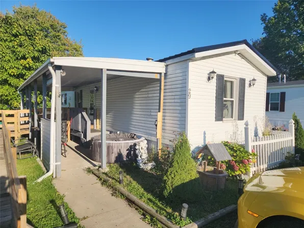 29 Sharon Dr, Mc Kean, PA 16426