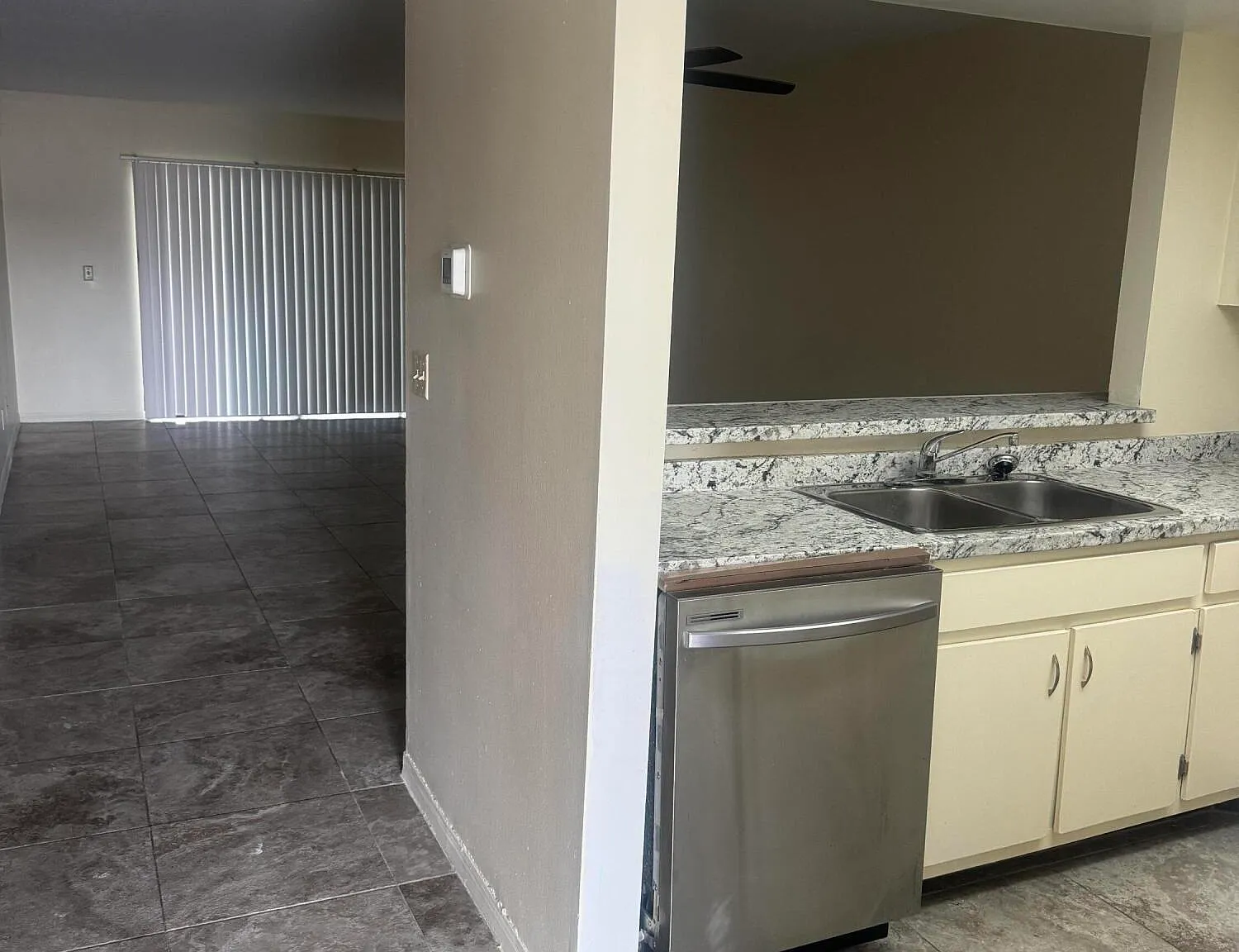 2 bed, 2.0 bath, 996 sqft, $1,450 — Photo 3