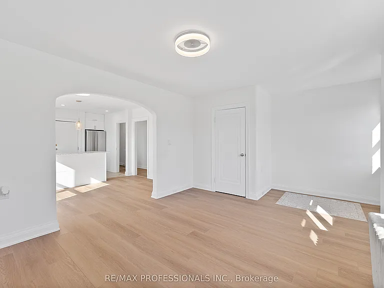 308 Jane St #UPPER — Photo 20