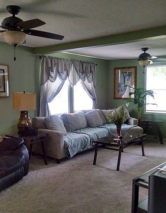 2nd image of 4051 Lake Dr