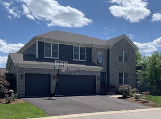 536 Camargo Club Dr, Lake In The Hills, IL 60156