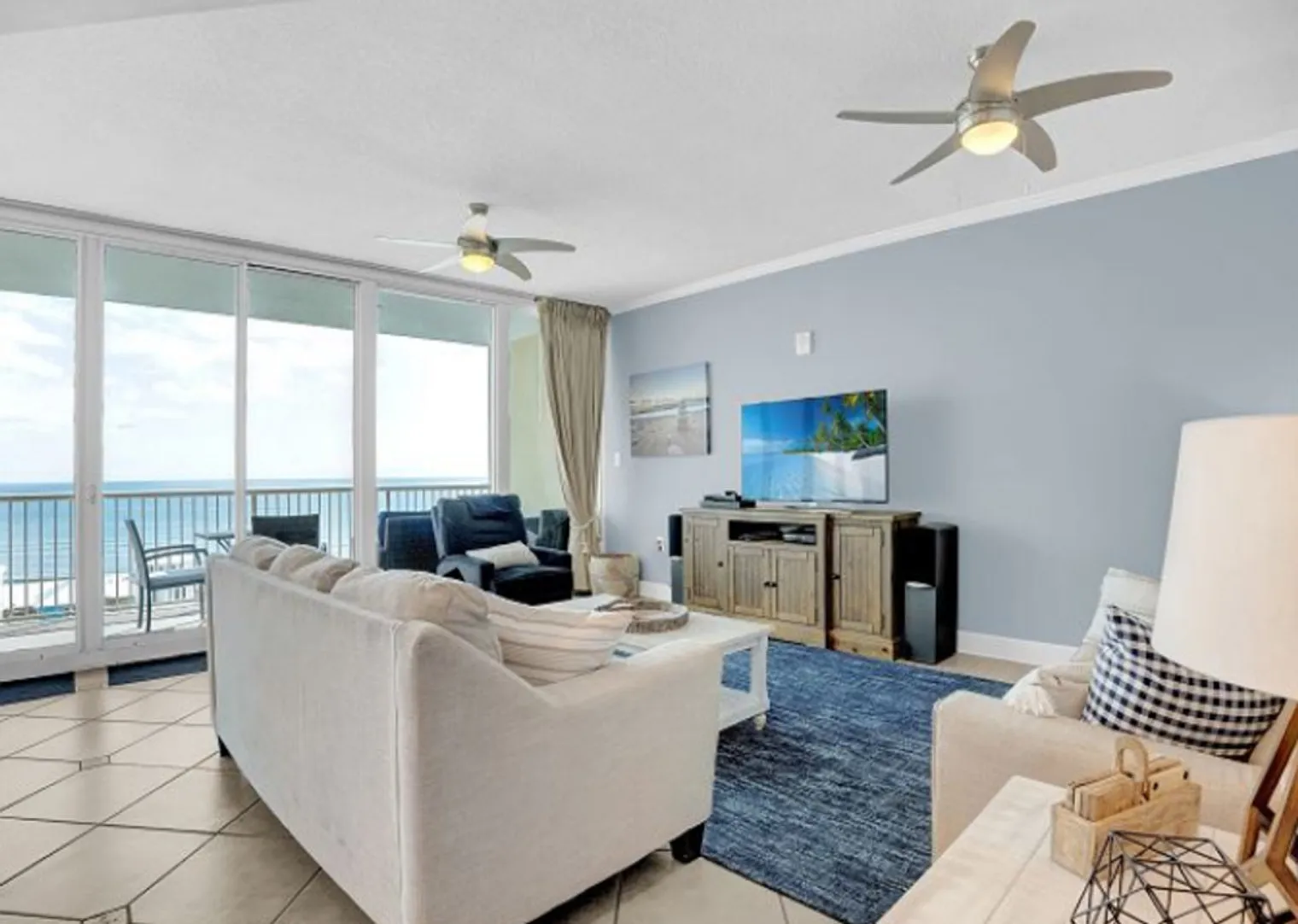 2 bed, 3.0 bath, 1237 sqft, $3,713 — Photo 2