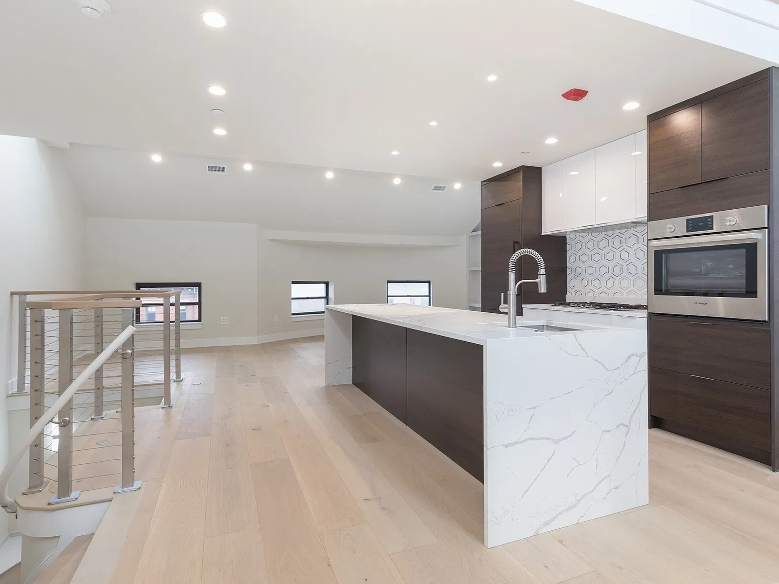3 bed, 2.5 bath, 2230 sqft, $6,300 — Photo 3