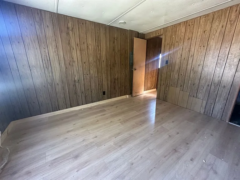450 Harmon Ln — Photo 11