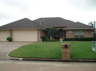 7004 NW 100th St, Oklahoma City, OK 73162