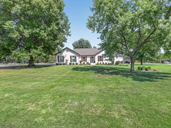 692 Northridge Dr, Gallatin, TN 37066