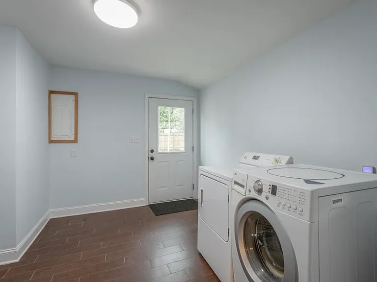 9011 Pleasant Ln — Photo 15
