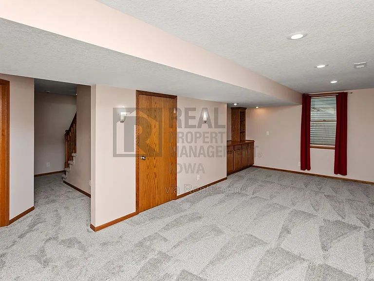 8912 Highland Oaks Dr — Photo 24
