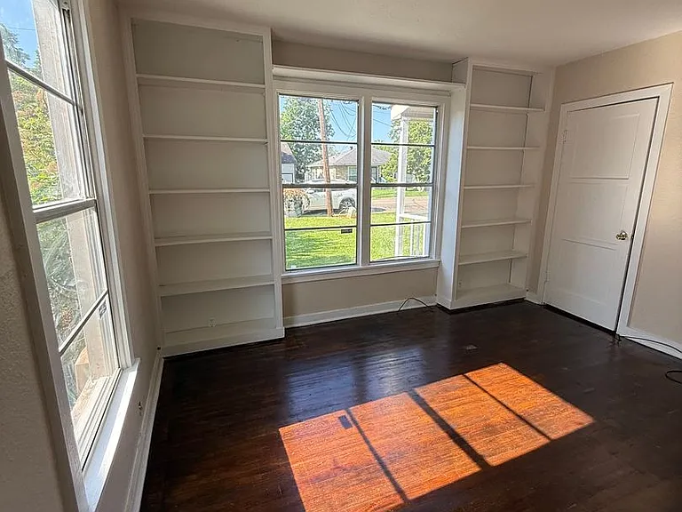 2337 Broadway Dr — Photo 11
