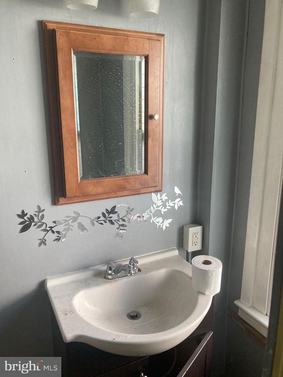 623 W Arch St, Pottsville, PA - More