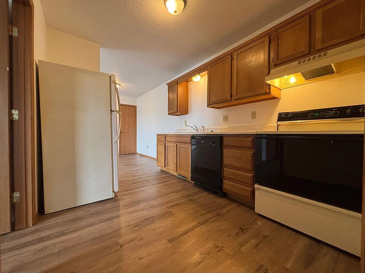 1 bedroom 1 bath apartment available now — Photo 4