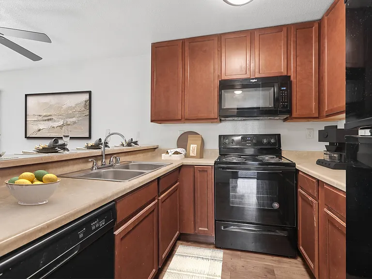 California Place Apartments — Photo 19