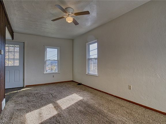 5th image of 919 Lisbon St