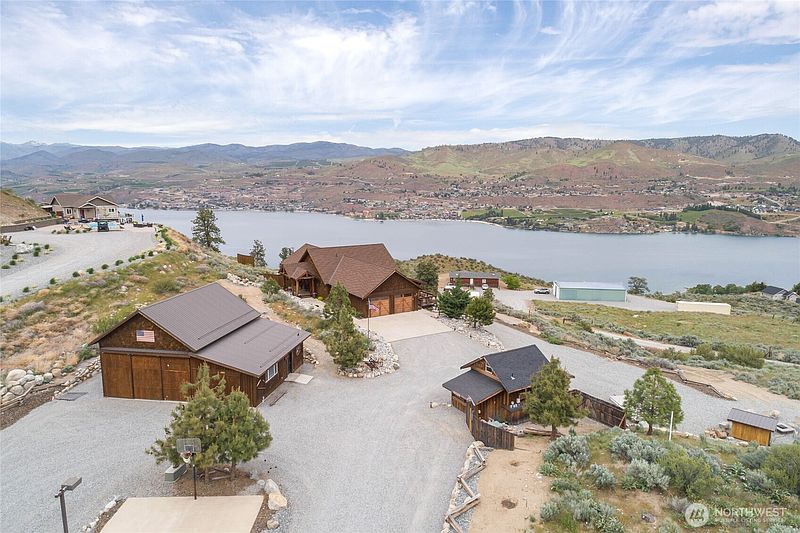 2nd image of 240 Little Butte Ranch Road