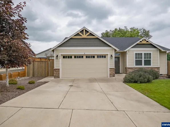 450 SW Oregon Falls Dr, Dallas, OR 97338