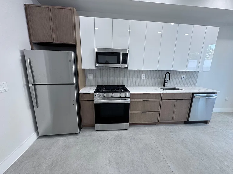 40 Lembeck Ave #105A — Photo 3