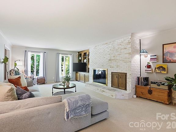 5th image of 2516 Fairfax Dr