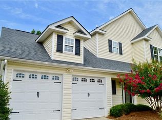 686 S Peace Haven Rd, Winston Salem, NC 27103