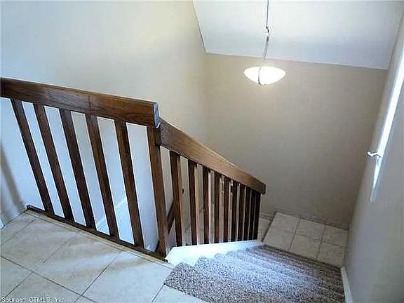 3rd image of 89 Little Oak Ln
