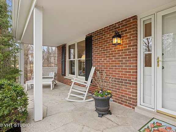 3rd image of 901 Bruce Ct