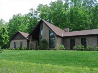 16 Owls Lair Dr, Huntington, WV 25701