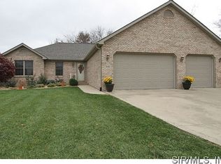 8780 S Shore Dr, Worden, IL 62097