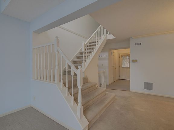 4th image of 2163 Tantallon Dr