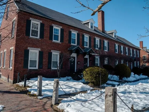 69 Middle Street #R3, Manchester, NH 03101