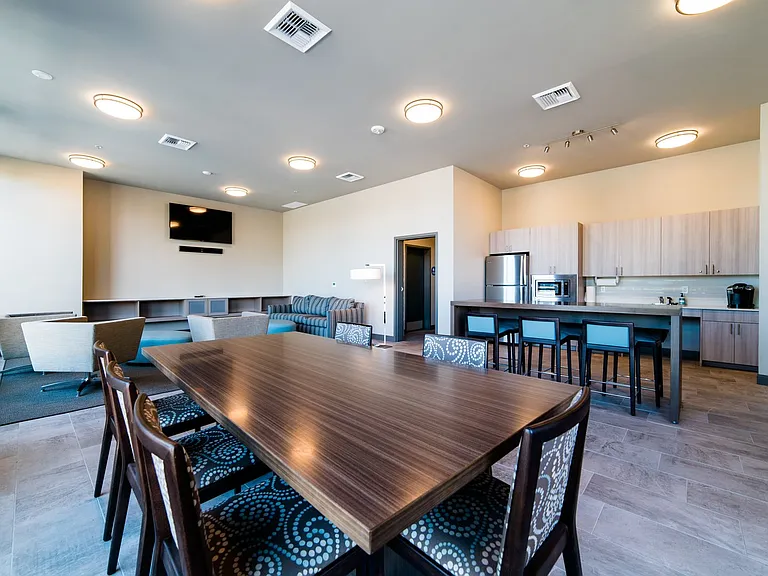 123-4th Apts — Photo 36