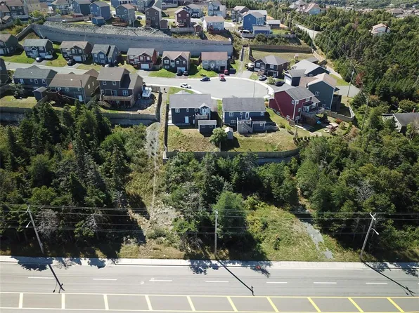 1807 Topsail Road, Paradise, NL A1L2L6