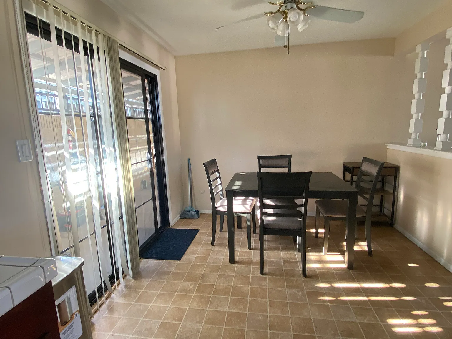 2 bed, 1000 sqft, $2,100 — Photo 3