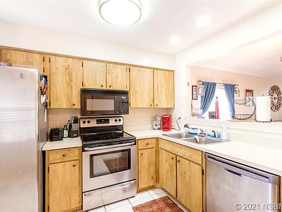 4th image of 803 Brimfield Ct