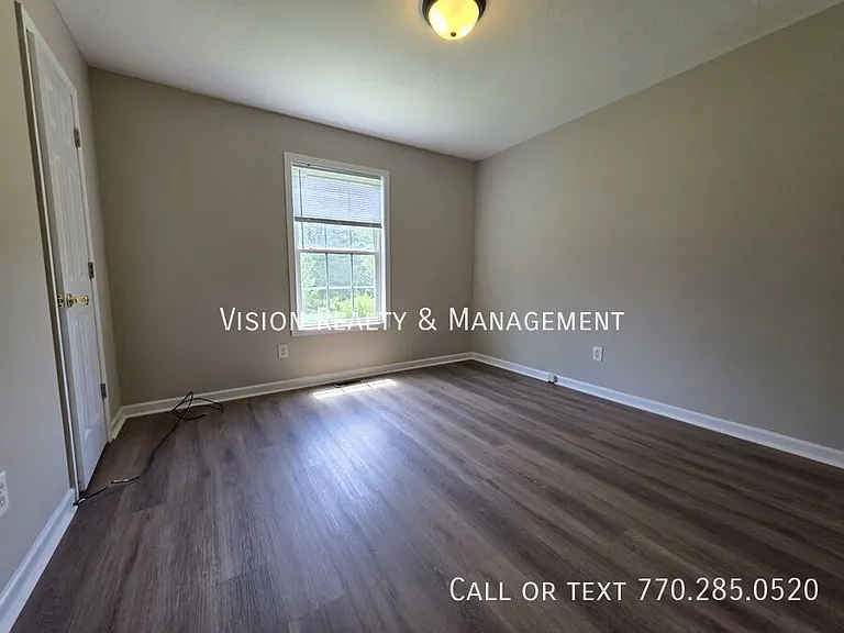 258 Lambert Overlook Cir — Photo 12