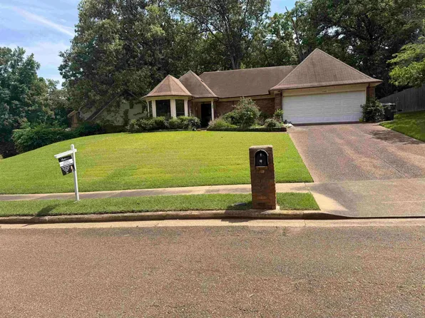 2249 Easton Dr, Cordova, TN 38016