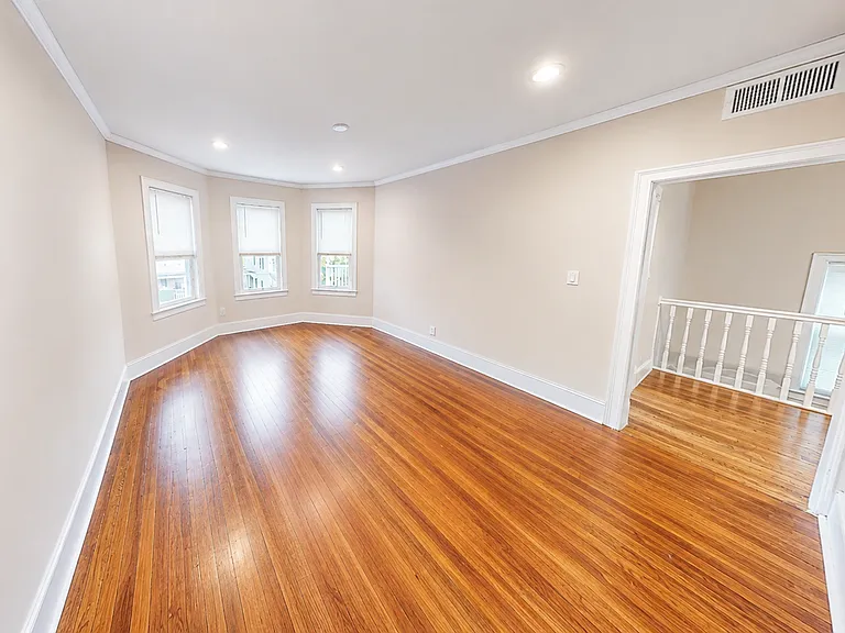 25 Chilcott Pl #1 — Photo 1